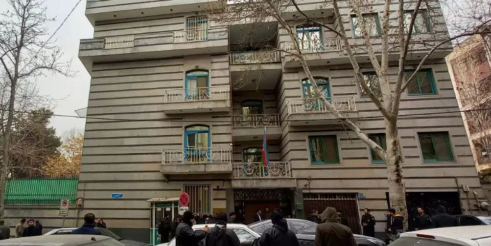 Εισβολή ενόπλου στην πρεσβεία του Αζερμπαϊτζάν στο ΙΡΑΝ