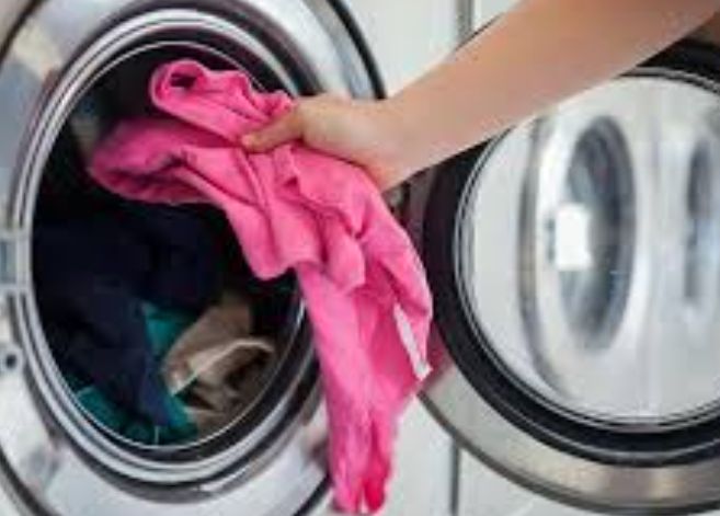 Πόσες φορές πρέπει να φοράμε ένα ρούχο πριν το πλύνουμε;