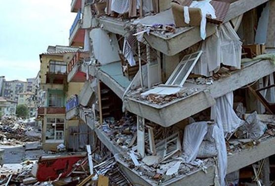 Τουρκία: Διασώστες βγάζουν ζωντανούς τρεις ανθρώπους 10 ημέρες μετά τον φονικό σεισμό