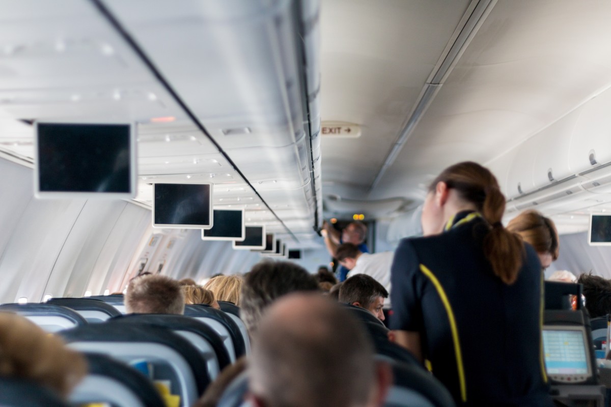 Γιατί οι αεροσυνοδοί χαιρετούν πάντα τους επιβάτες στην πόρτα πριν την πτήση
