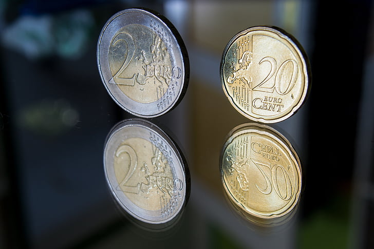 Σε κυκλοφορία νέα κέρματα των 2 ευρώ 