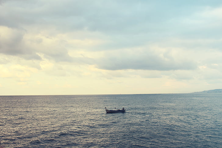 Kalamata açıklarında göçmen teknesi battı: En az 78 ölü