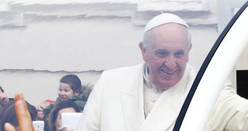 Papa Francis'ten İsveç'te Kuran yakılmasına tepki