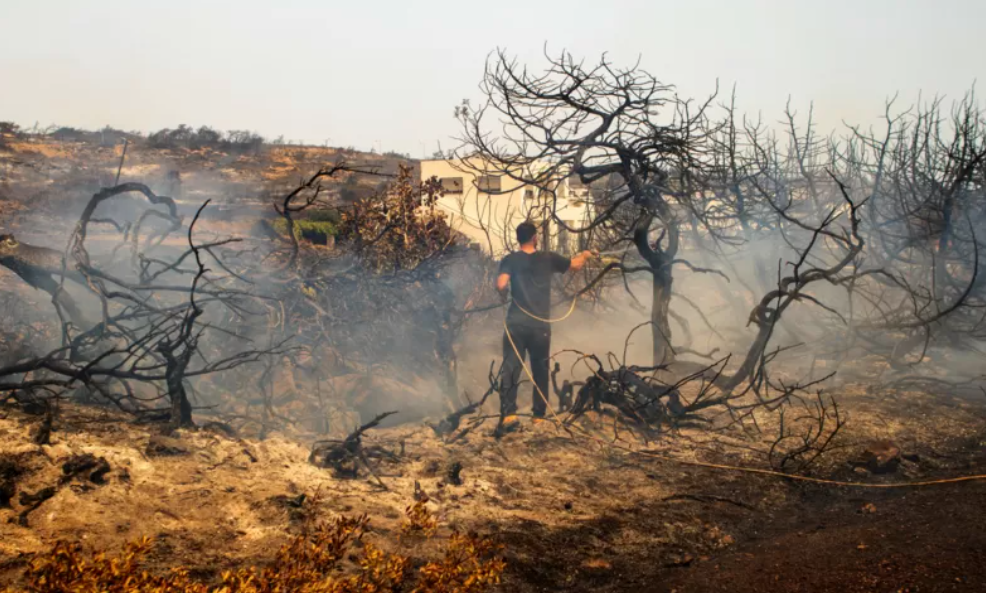Orman yangınları: Rodos'taki yangın hala kontrol altına alınamadı, Kerkira'da da tahliyeler başladı