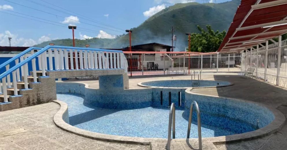 Venezuela'da bir cezaevi nasıl çete reislerinin havuzlu, gece kulüplü, hayvanat bahçeli lüks tesisi haline geldi?