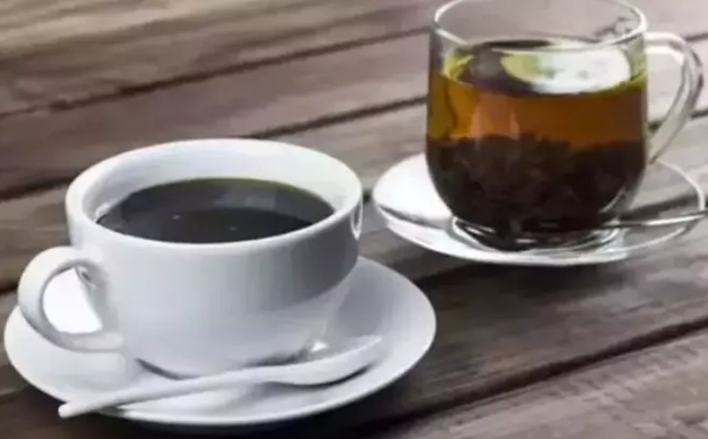 Çay ve kahve su içmenin yerine geçer mi?