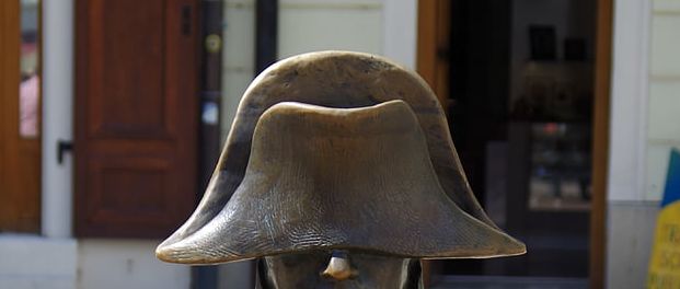 Napolyon'un imzalı şapkası rekor fiyata alıcı buldu