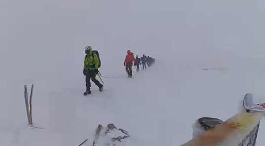 Çığ düşmesi sonucu 36 yaşındaki kayakçı hayatını kaybetti