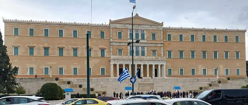 Yunanistan'da eşcinsel evlilikle yasallaştı