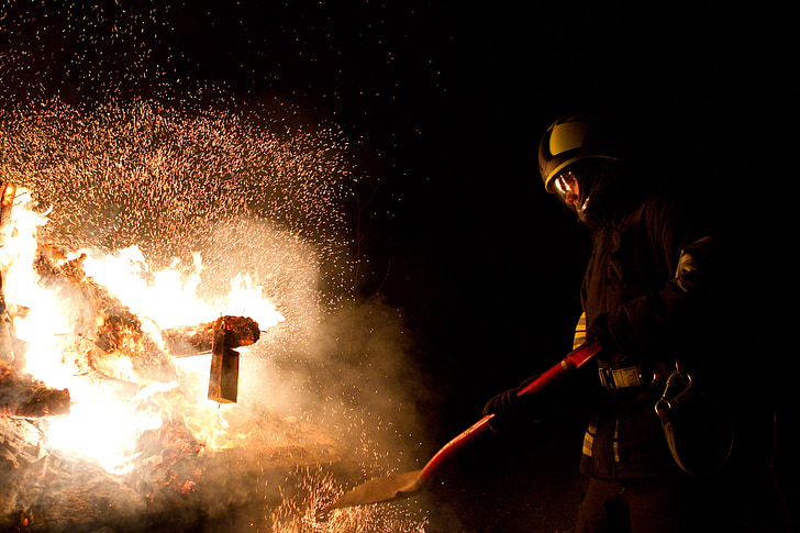 Πιέρια Όρη: Συνεχίζεται για 4η μέρα η μάχη με τη φωτιά