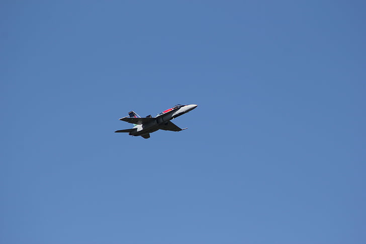 İran'da ABD savaş uçağı düşürüldü: Pilot için arama başlatıldı