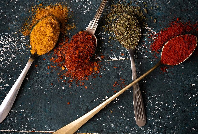 8 μπαχαρικά με αντιφλεγμονώδη δράση που κάνουν καλό στην υγεία μας