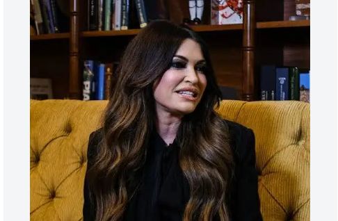 Λευκός Οίκος: «Ζητήσαμε από την Κίμπερλι Γκιλφόιλ να παραιτηθεί»