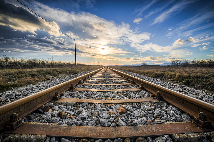 İspanya'da hızlı tren kazası: En az 68 kişi öldü