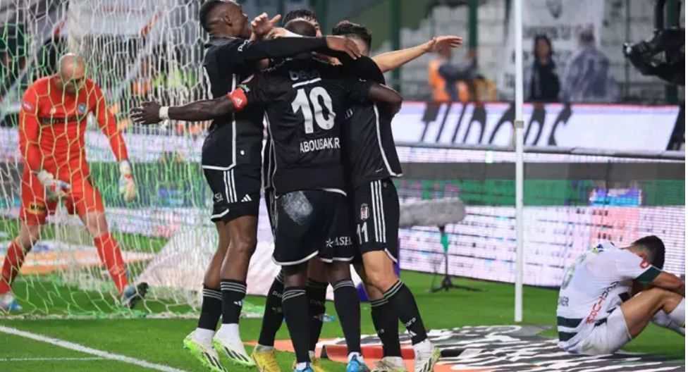 Beşiktaş, Konyaspor'u 2-0 mağlup ederek... nefes aldı